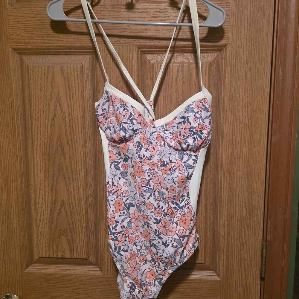 Cupshe Floral One Piece Swimsuit Comfort Control- Pink and White